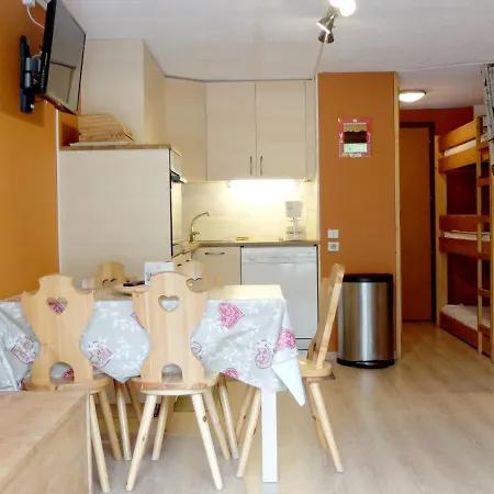 Confort, Balcon Sud, Au Pied Des Pistes Et Commerces, Animaux Acceptes, Le - Fr-1-502-458 Apartment